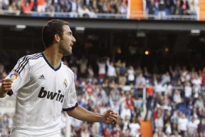 开云体育APP下载-巴萨再次遭遇伤病打击，加西亚鼻骨骨折，防线形势堪忧，巴萨后卫加西亚