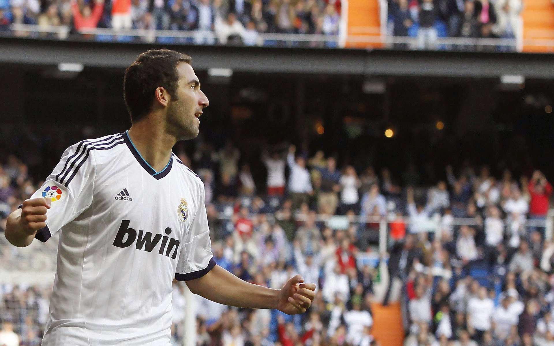 巴萨再次遭遇伤病打击,加西亚鼻骨骨折,防线形势堪忧,巴萨后卫加西亚