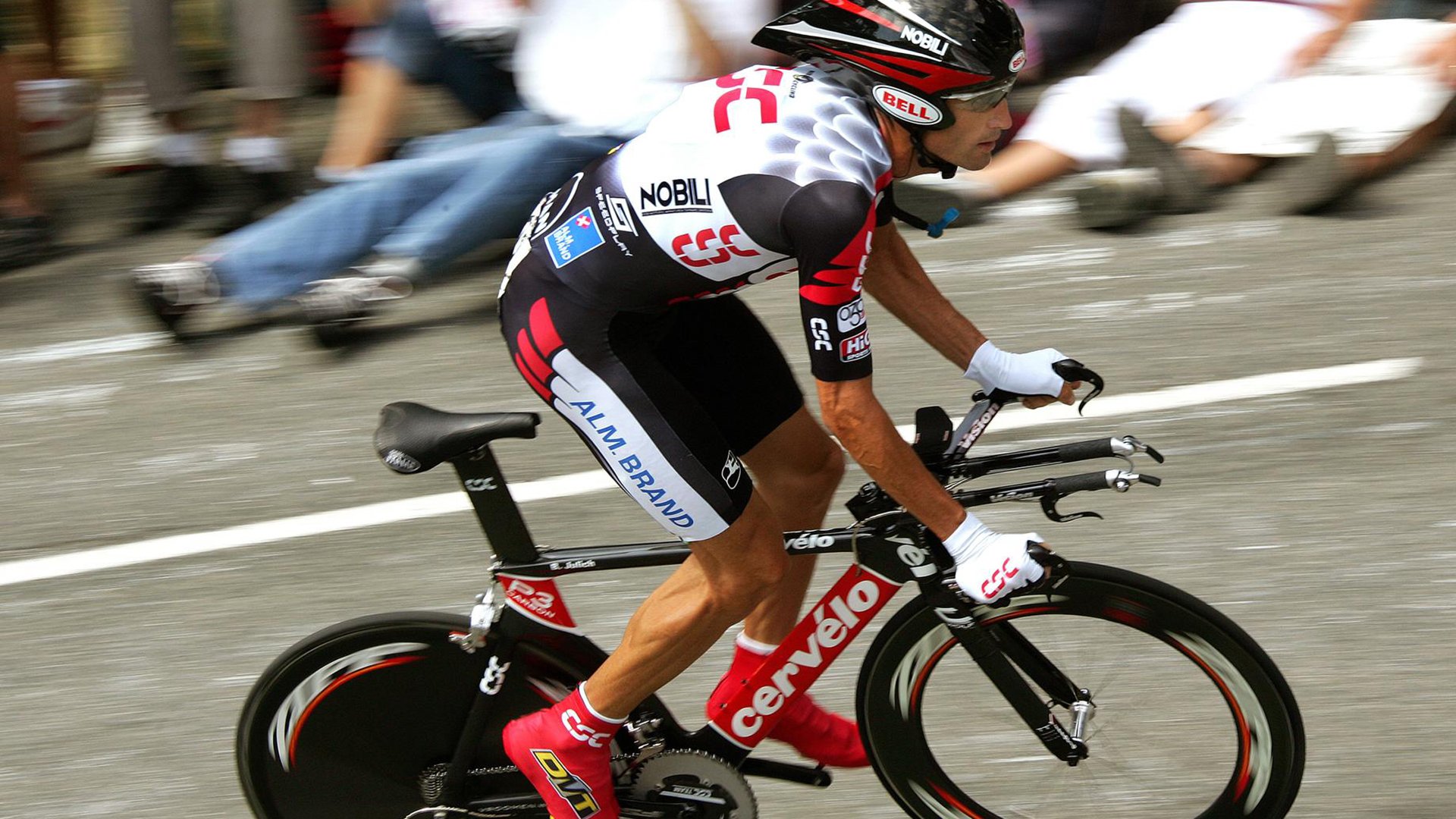 巴萨再次遭遇伤病打击,加西亚鼻骨骨折,防线形势堪忧,巴萨后卫加西亚